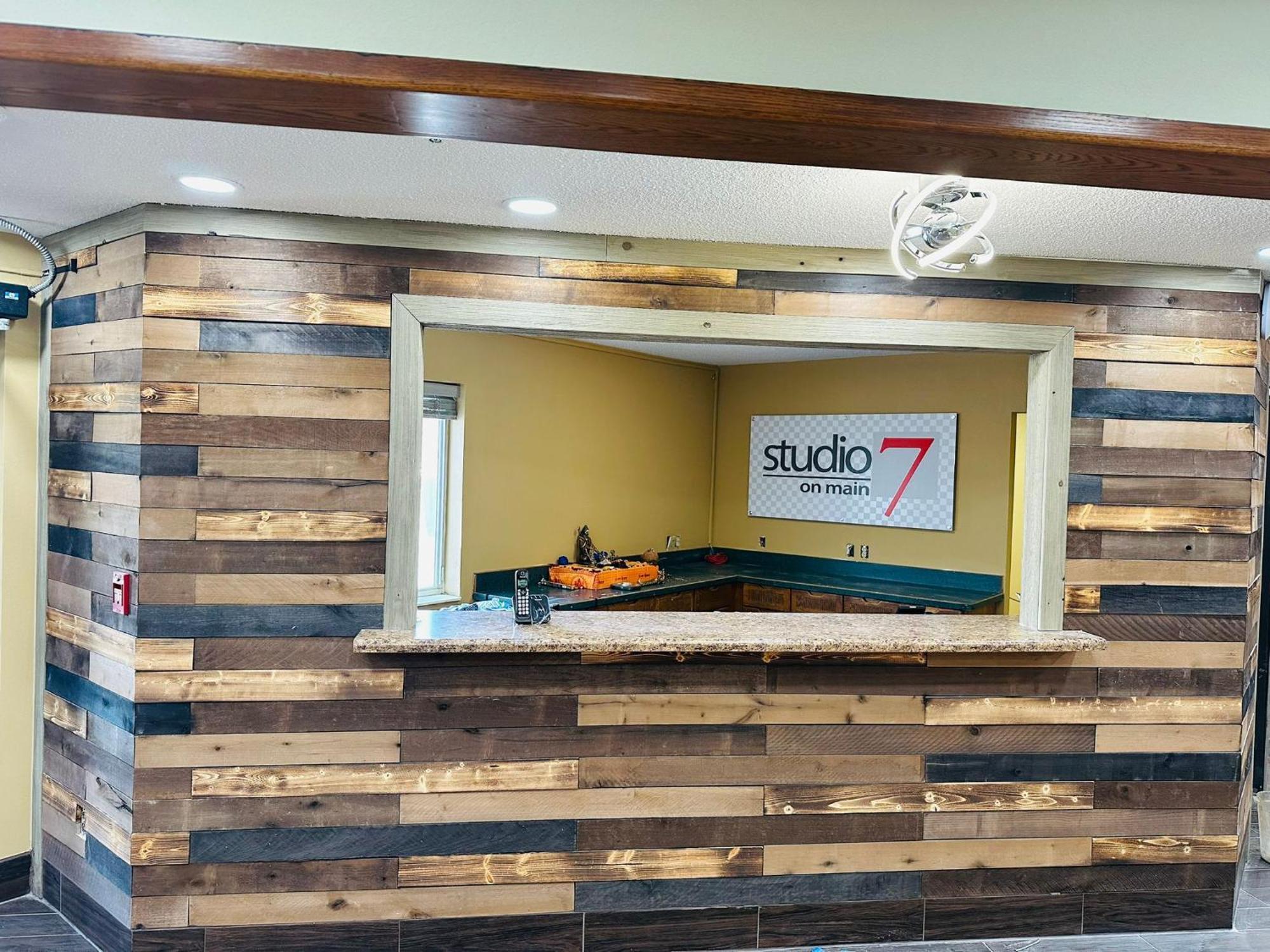 Studio 7 On Main West Fargo Exterior photo